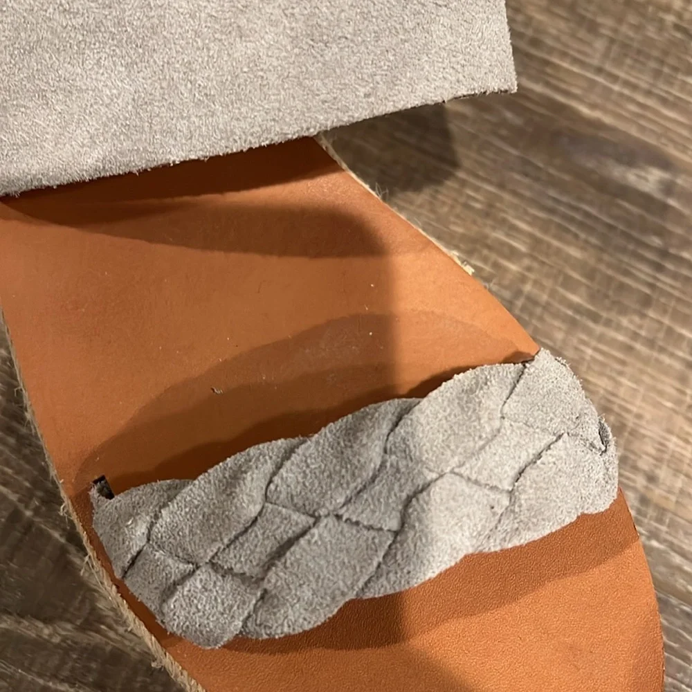 Lucky Brand Women's Gray Sandals
